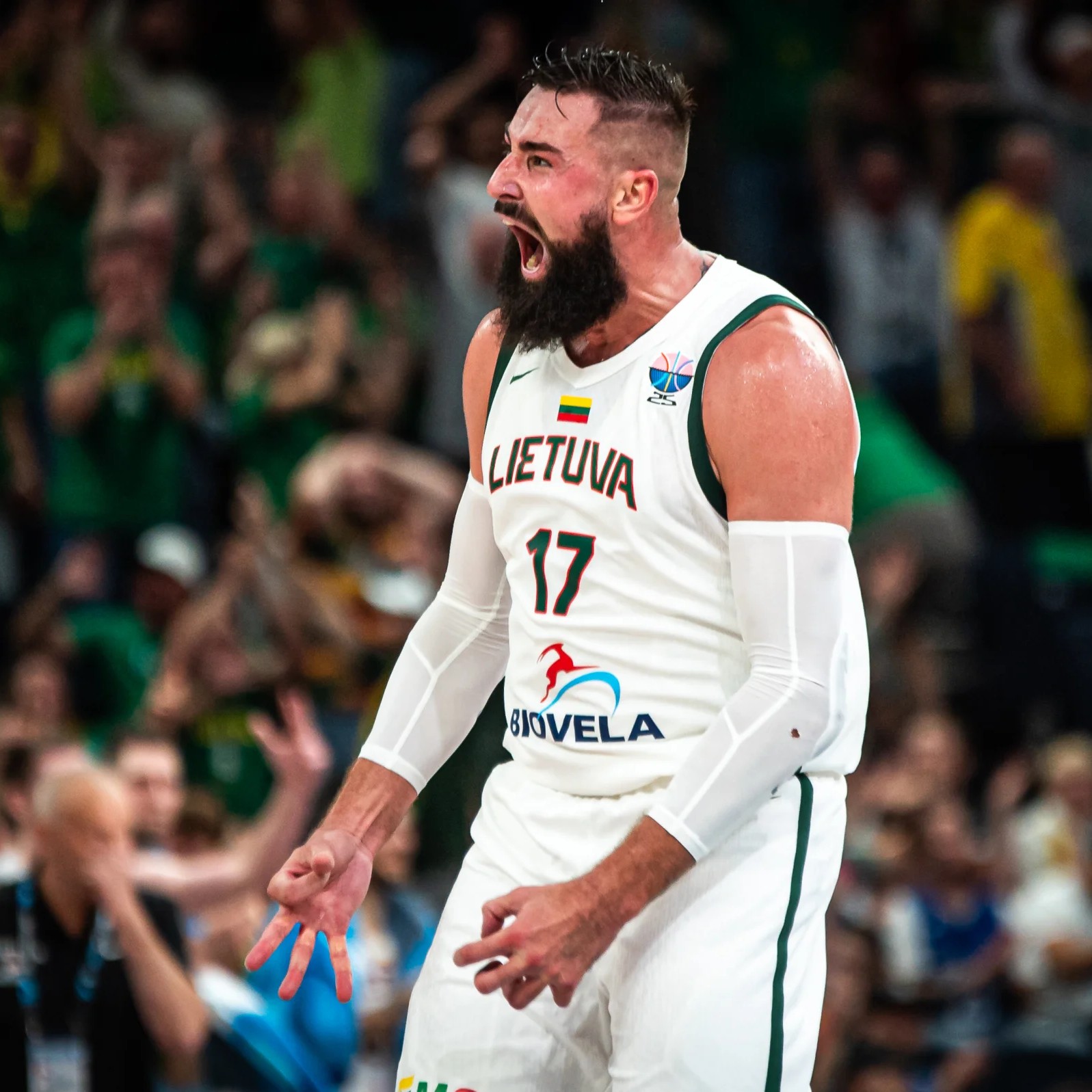 Jonas Valanciunas shows his value as Lithuania’s anchor at EuroBasket