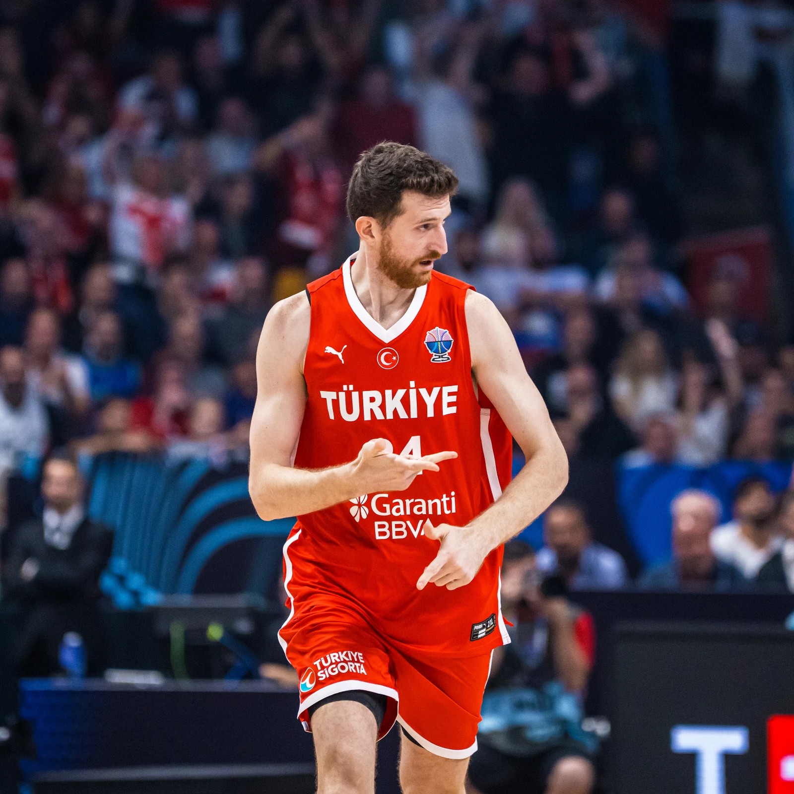 Türkiye run riot as Ercan Osmani erupts