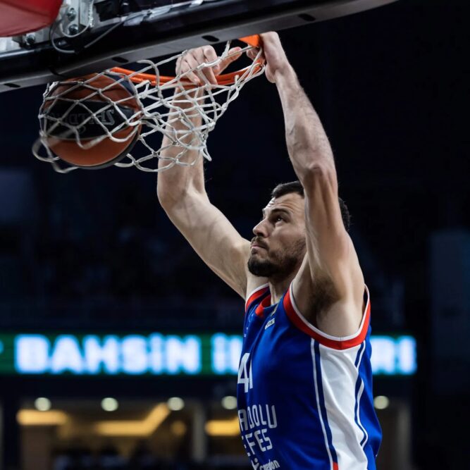 Ante Zizic is back but Erdem Can has to work with a heavily changed Anadolu Efes roster for this season in Euroleague Basketball.