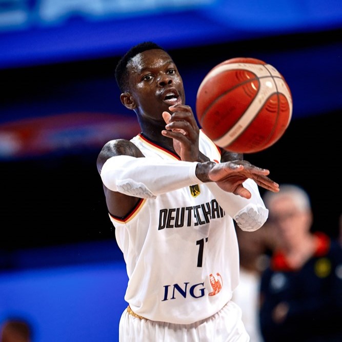 Dennis Schroeder