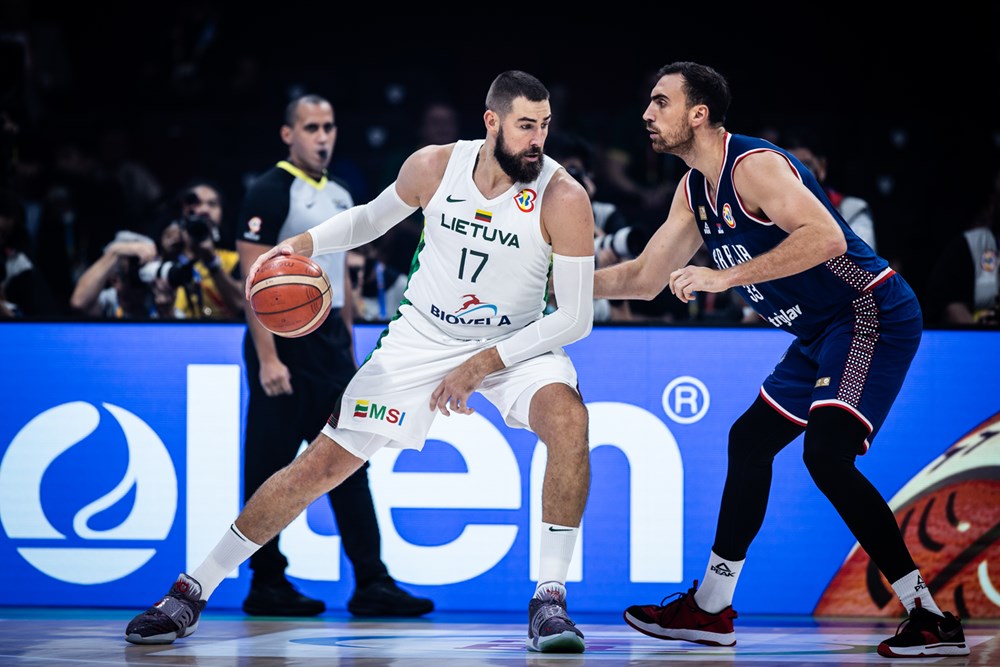 Jonas Valanciunas, Lithuania, and Nikola Militunov, Serbia, had a fascinating battle in the paint in the 2023 FIBA World Cup quarter final.