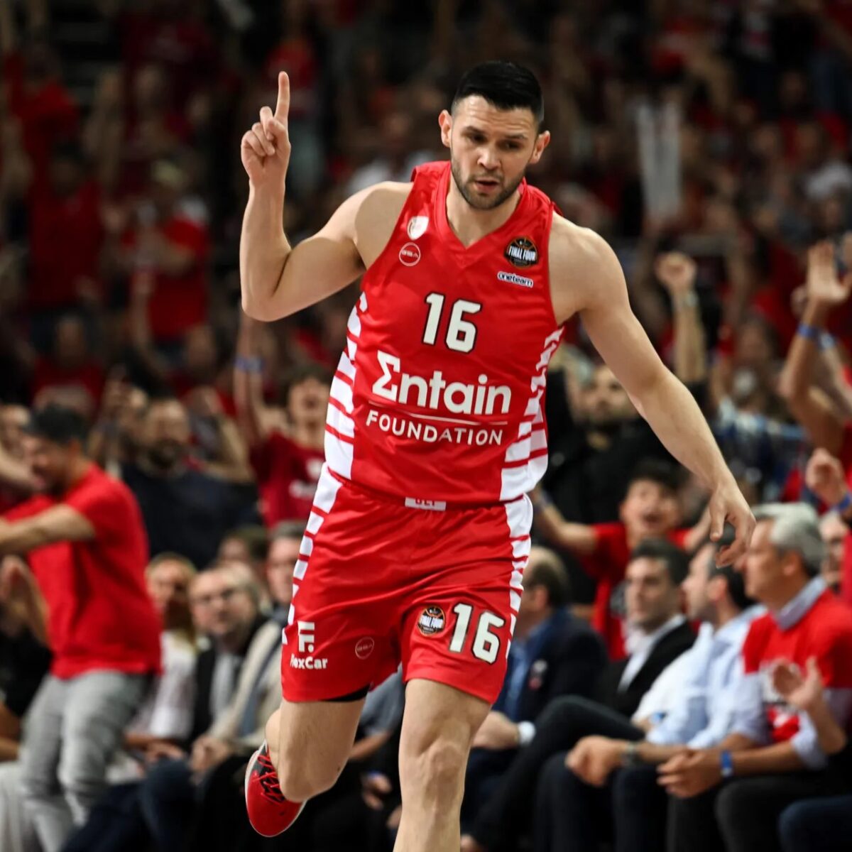 Georgios Bartzokas and Olympiacos will hope that Kostas Papanikolaou can lead them back to the summit of Euroleague Basketball.