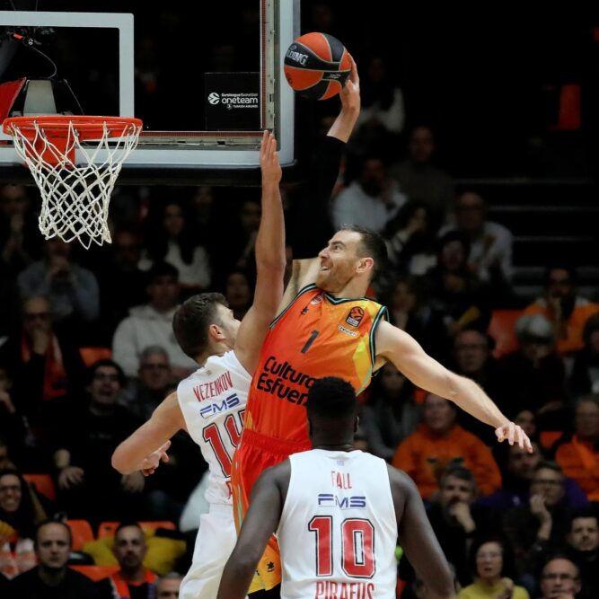 Alex Mumbru has veteran Victor Claver back but it looks like it will be a long season for Valencia in Euroleague Basketball