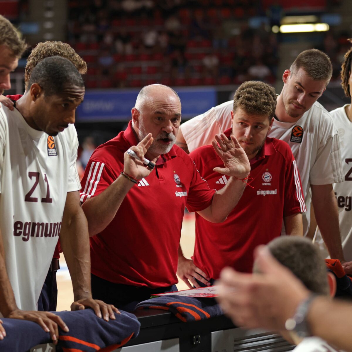 Pablo Laso makes his Euroleague debut as Bayern Munich coach against Alba Berlin. Check out our preview and prediction of the German derby.