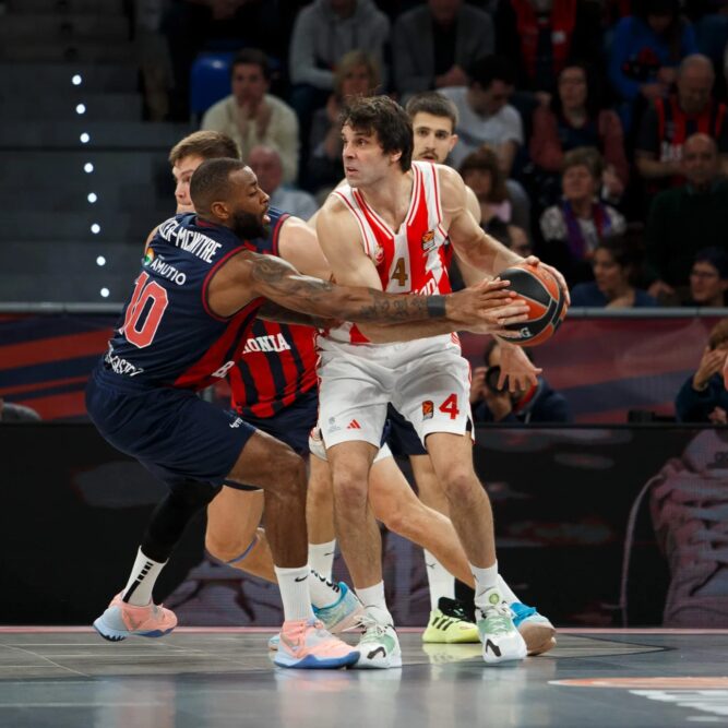 Milos Teodosic of Crvena Zvezda and Codi Miller-McIntyre of Baskonia will do battle in Euroleague Basketball on Thursday
