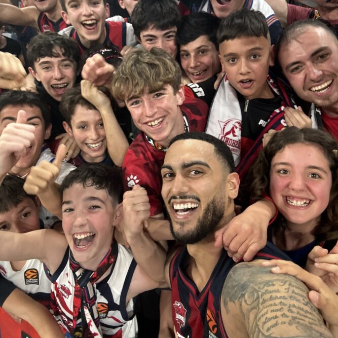 Markus Howard is beloved by Baskonia fans but can he guide them past Real Madrid in the Euroleague Basketball playoffs?