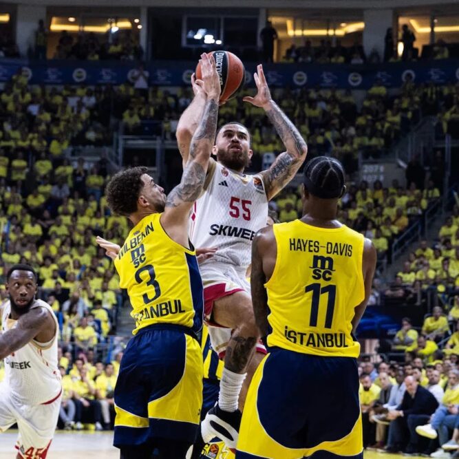Mike James was contained by Fenerbahce for most of Game 4 yet, somehow, he found a way to keep AS Monaco in the Euroleague playoffs