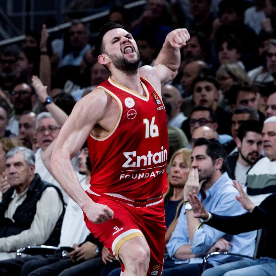 Kostas Papanikolaou’s Quiet Fire Powers Olympiacos