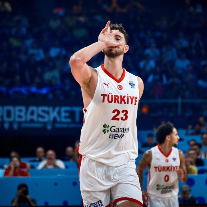 Alperen Sengun has a chance to be transcendent. Türkiye’s star can make a defining statement against Giannis Antetokounmpo and Greece.