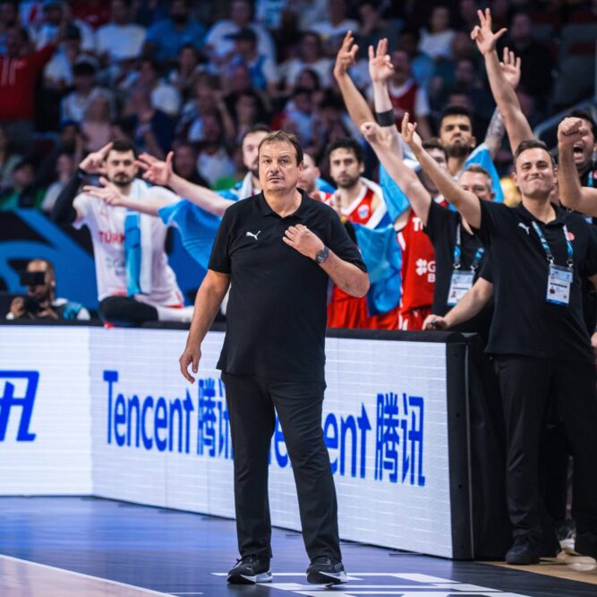 Ergin Ataman has Türkiye on the brink of EuroBasket 2025 glory. With Alperen Sengun as his star, his tight rotation is going for gold. (Credit FIBA)