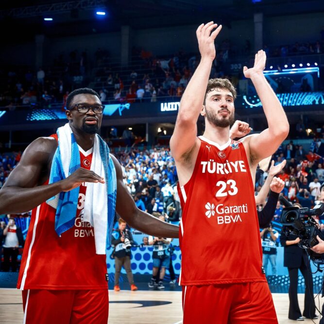 Franz Wagner and Dennis Schroder lead Germany, Alperen Sengun drives Türkiye. A golden EuroBasket 2025 final awaits in Riga. (Credit FIBA)